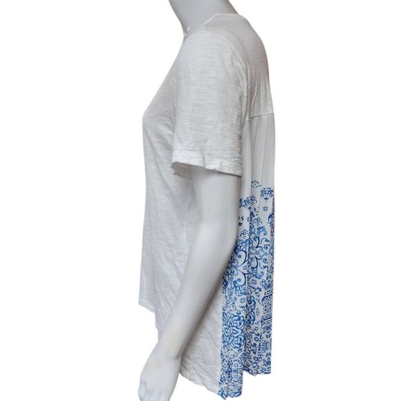 Chico's White & Blue Short Sleeve Tee Shirt (1) - Picture 3 of 6